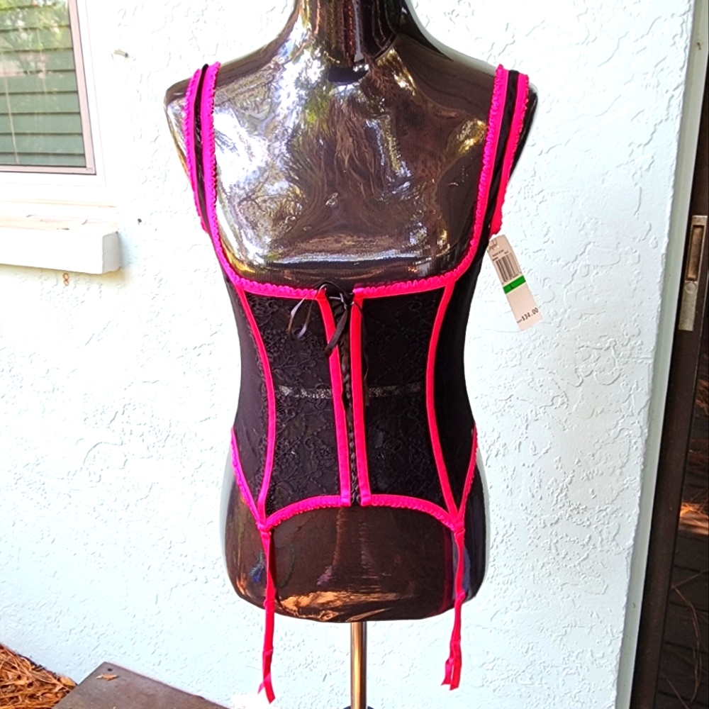 NWT Jezebel lingerie